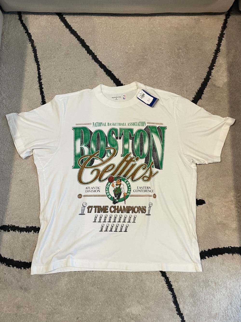 Men’s Abercrombie & Fitch  Boston Celtics Graphic Tee